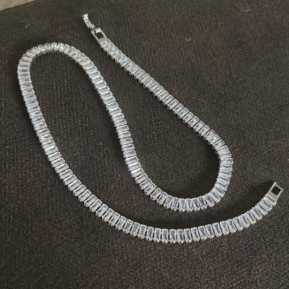 Pretty Bird Dazzling Silver Necklace